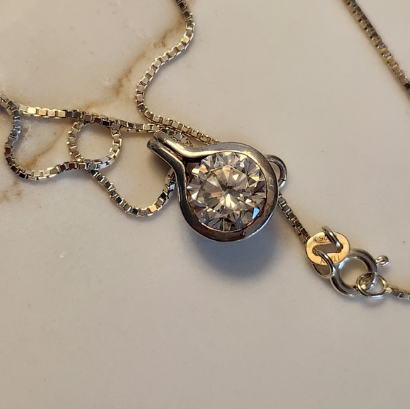 925 sterling silver bezel set pendant with box chain - Picture 4 of 14